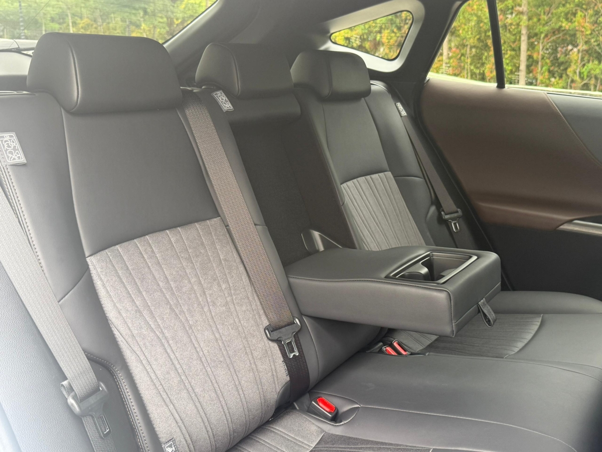 Toyota Harrier Z Best Recon Car for Import Malaysia